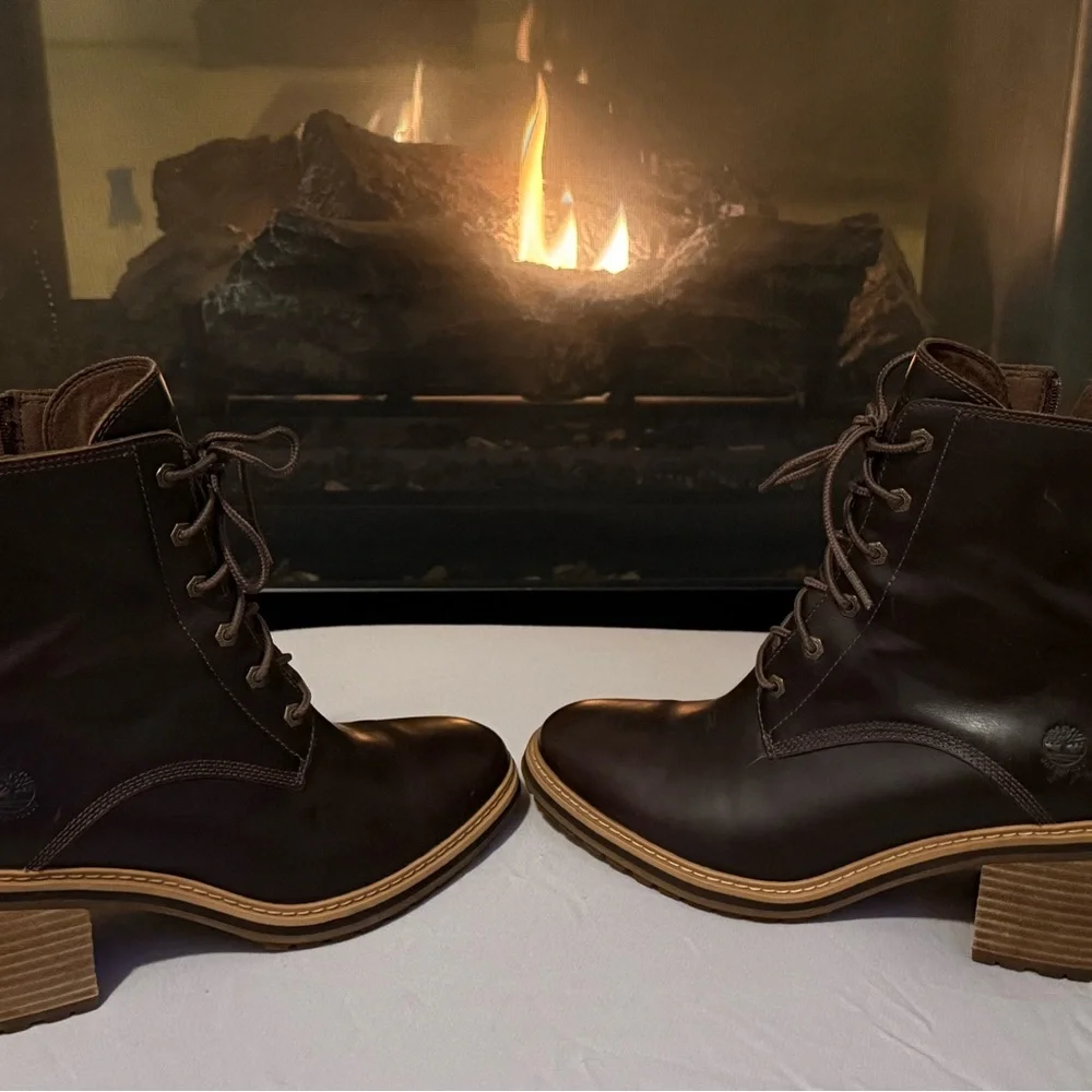 Women’s Leather Boots - Picture 3 of 6